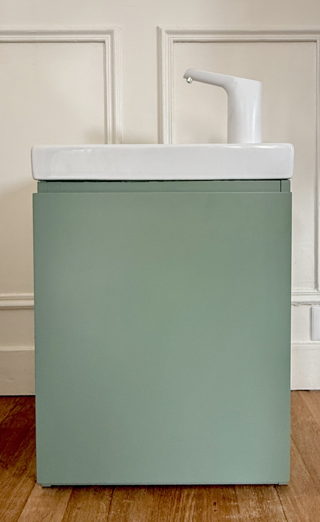 Lavabo Enfant Montessori évolutif 18 mois - 8 ans | Mobile, autonome en eau & sans travaux - VERT